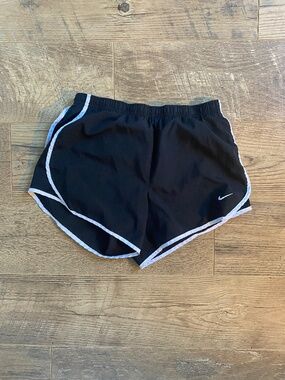 Girls Nike Youth Large Black and White Shorts
